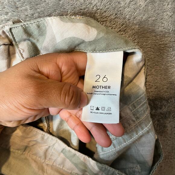 Mother The Shaker Chop Crop Fray Desert Print Green Camo Size 26 - Picture 9 of 10